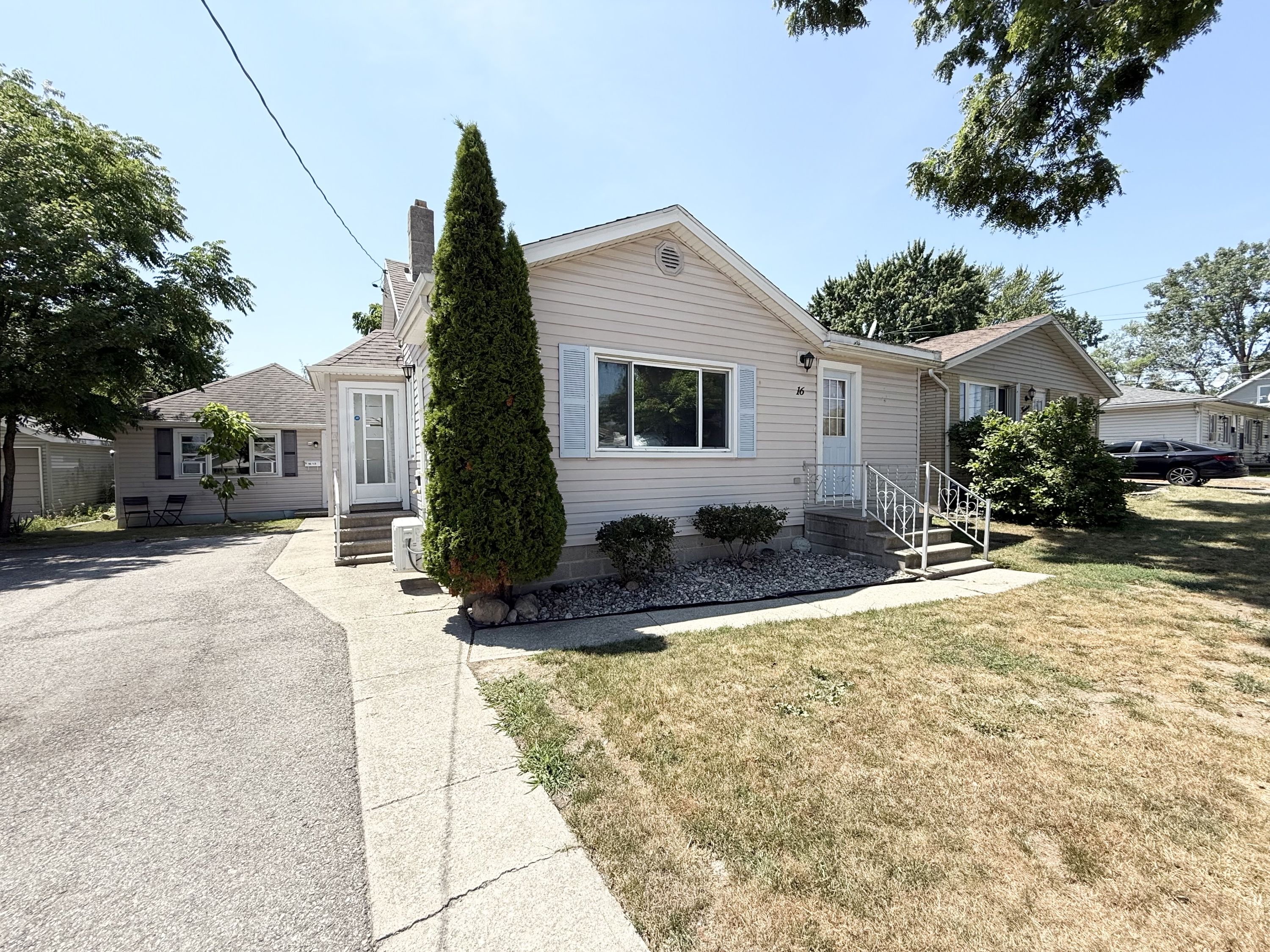 16 O'Neil Street - Front