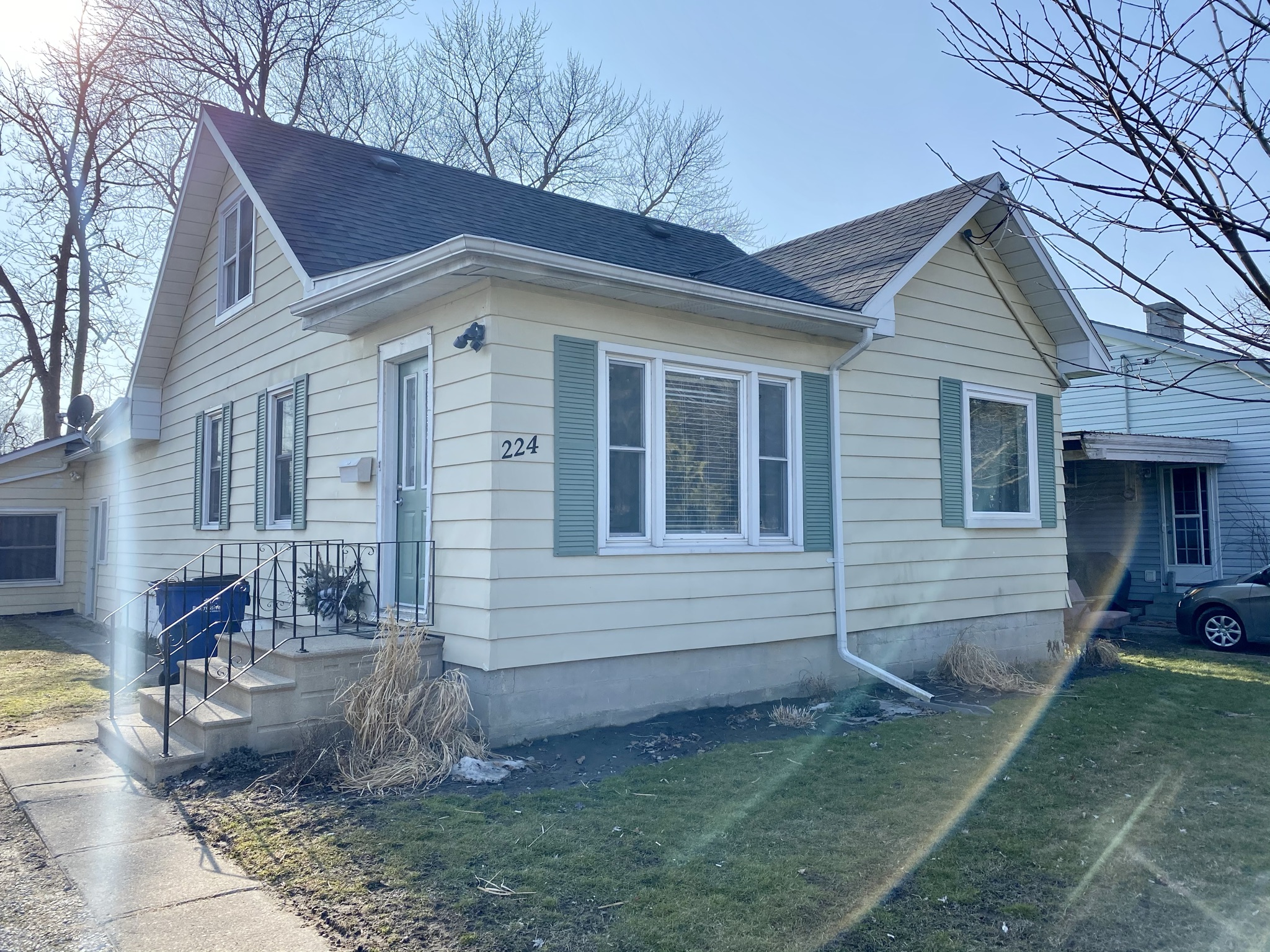 Property main image