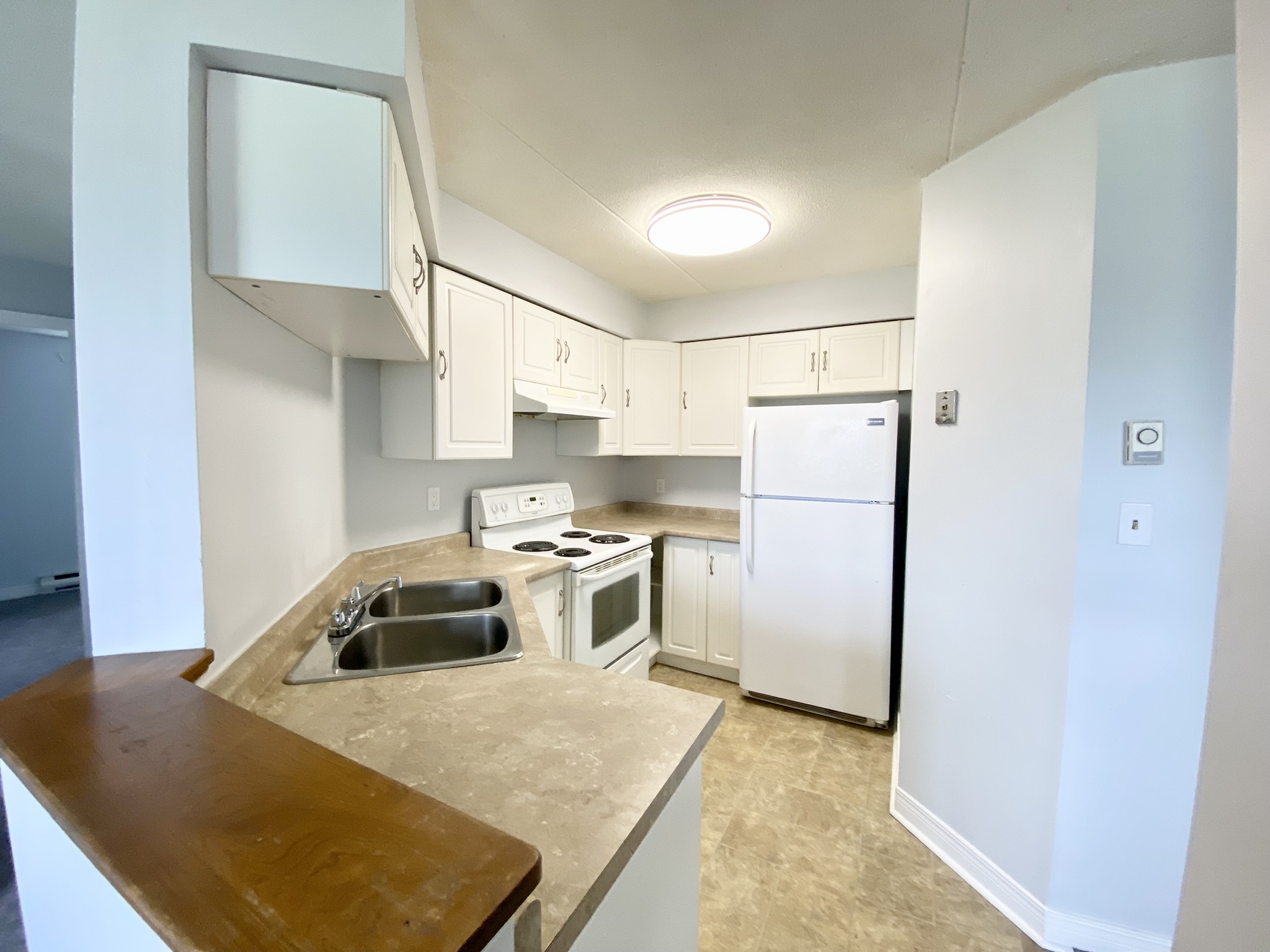 388 Park Avenue East - 103, Chatham, ON N7M 3W3 — photo 2